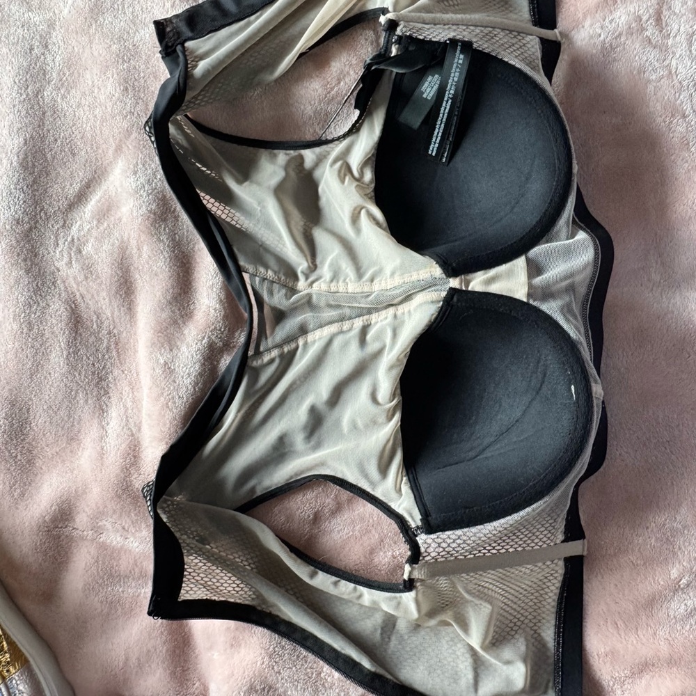 Victoria's Secret Black Bra with Molded Cups and Underwire - Picture 6 of 8